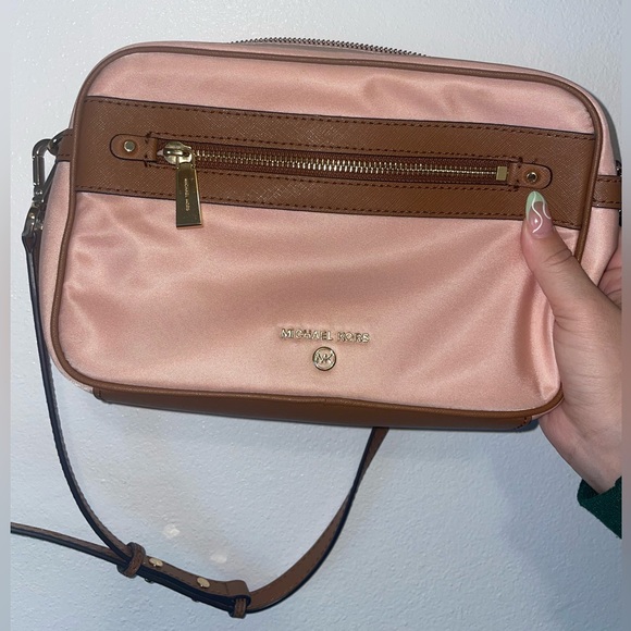 Michael Kors Purse - Picture 1 of 4